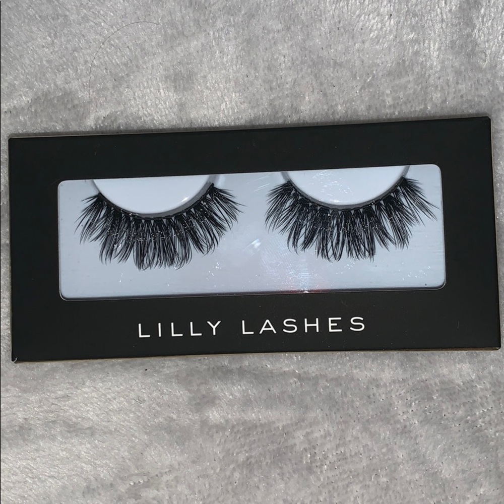 False lashes - Picture 7 of 8